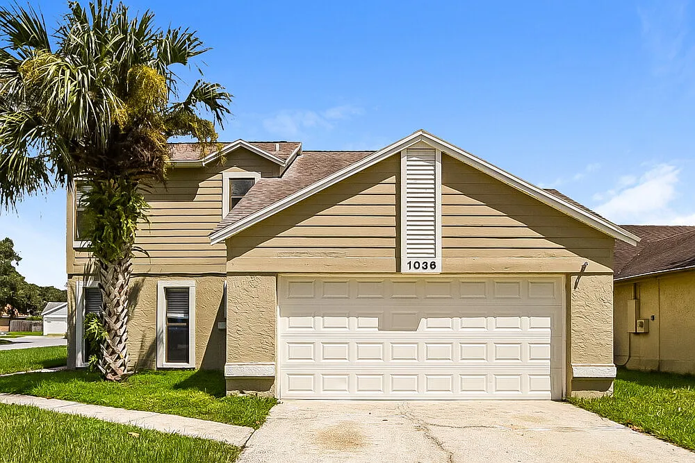 3 bed, 2.5 bath, 1494 sqft, $2,280 — Photo 1
