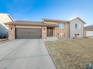 6812 S Hughes Ave, Sioux Falls, SD 57108