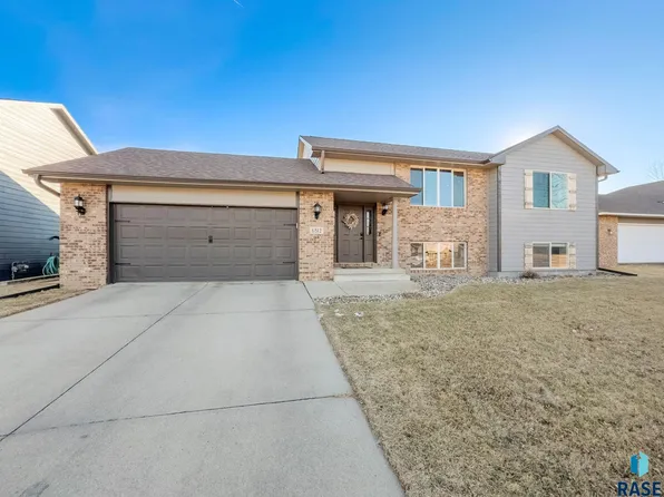 6812 S Hughes Ave, Sioux Falls, SD 57108