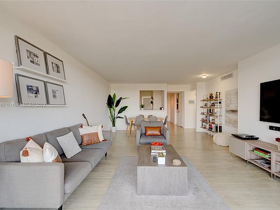 2nd image of 1770 NE 191st St #8161