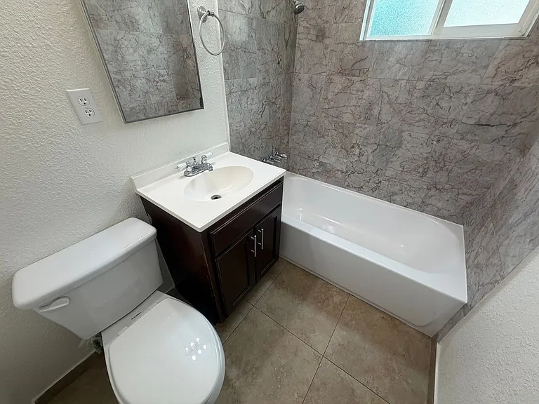 840 Martin Luther King Jr Ave — Photo 14