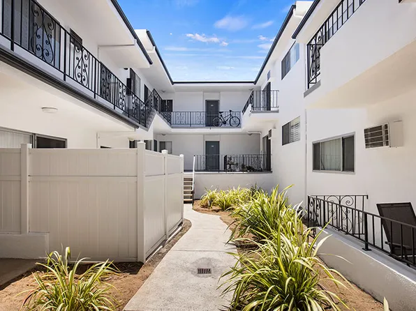 National Apartments, 11650 National Blvd #14, Los Angeles, CA 90064