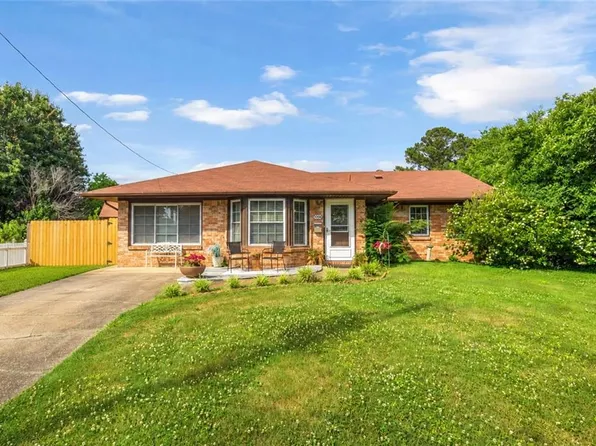 5004 Westgrove Cir, Virginia Beach, VA 23455