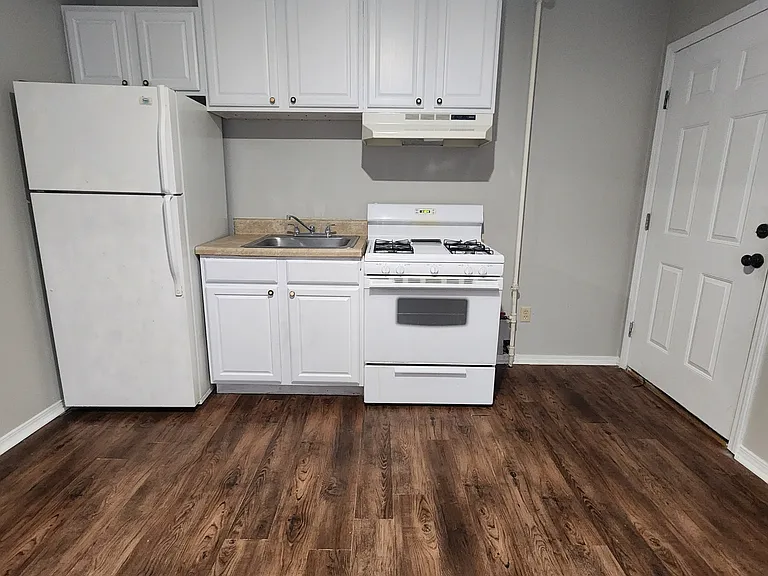 1325 Virginia Ave #A23 — Photo 2