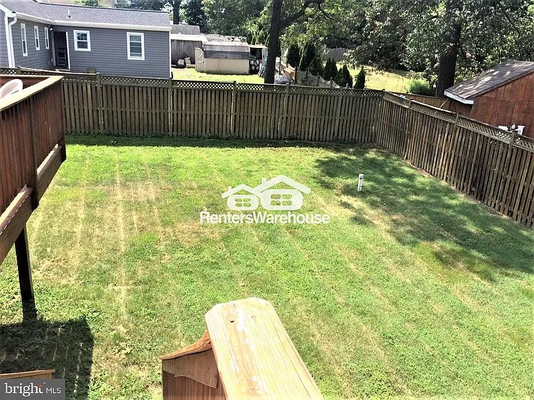 316 Oakwood Rd — Photo 3