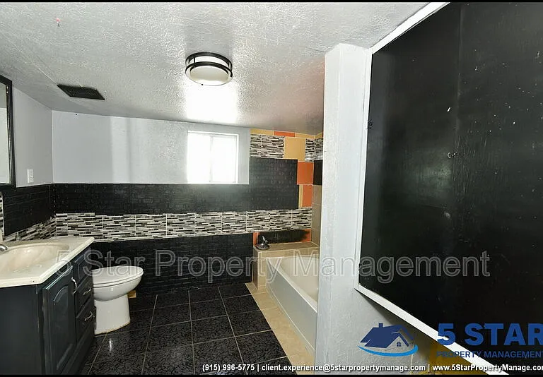 4425 La Luz Ave — Photo 32