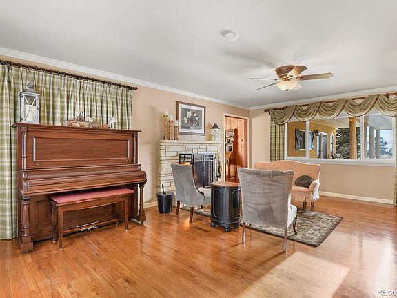 3rd image of 4025 Arrowhead Dr