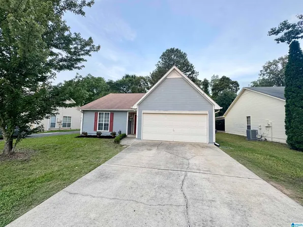 226 Jasmine Dr, Alabaster, AL 35007