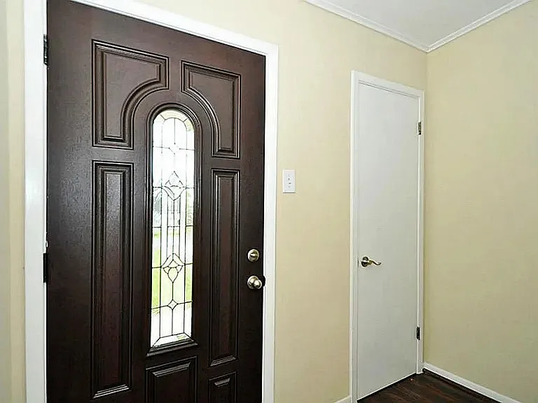 4 bed, 2626 sqft, $2,295 — Photo 2