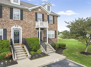 1083 Shady Lake Dr, Columbus, OH 43228