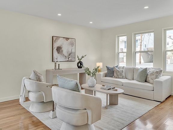 3rd image of 56 Riverview St