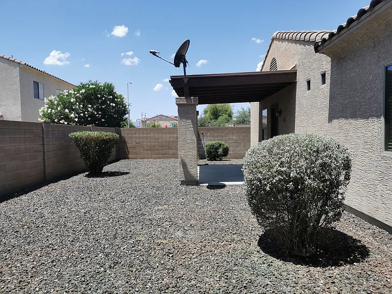 16037 W Custer Ln — Photo 17
