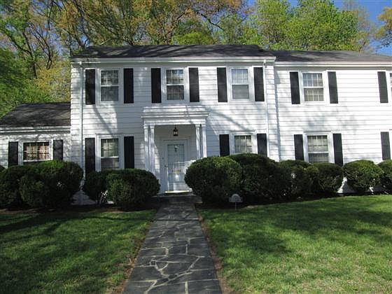 1st image of 203 Parkview Pl