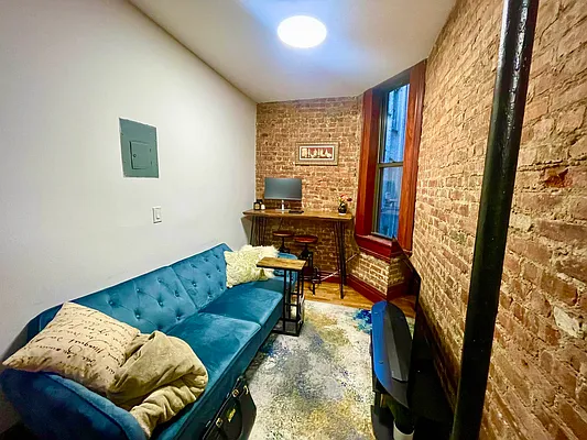 Rented by Bond New York | media 11