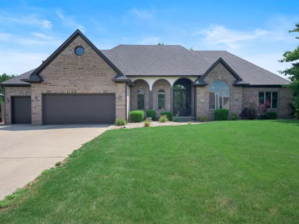 5165 W Pine Bluff Dr, New Palestine, IN 46163