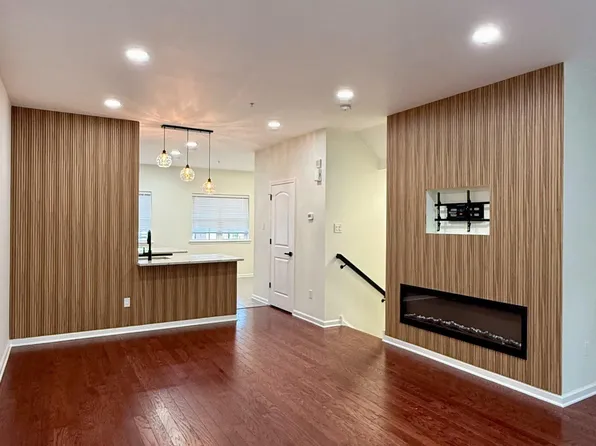 153 Mercer Ct, Fairless Hills, PA 19030