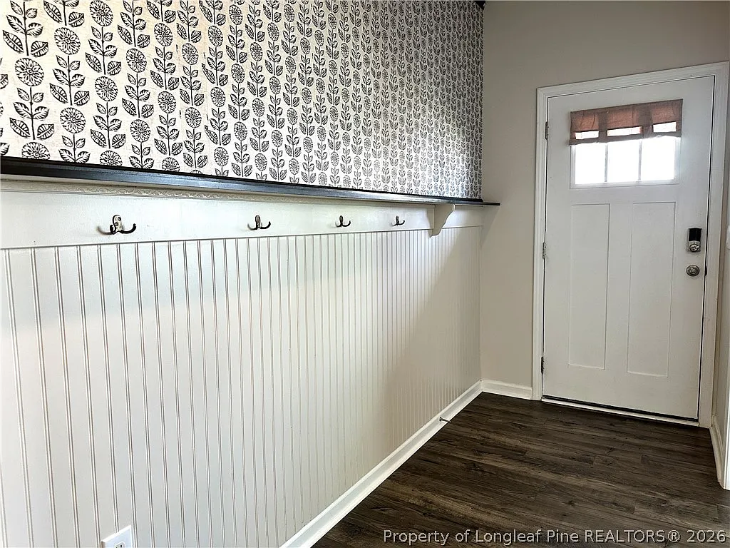 4 bed, 2.5 bath, 2852 sqft, $2,500 — Photo 3