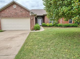 111 Tarpon Pl, Russellville, AR 72802
