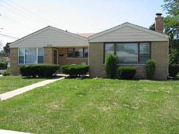 1st image of 2720 N Saint Louis Ave #1