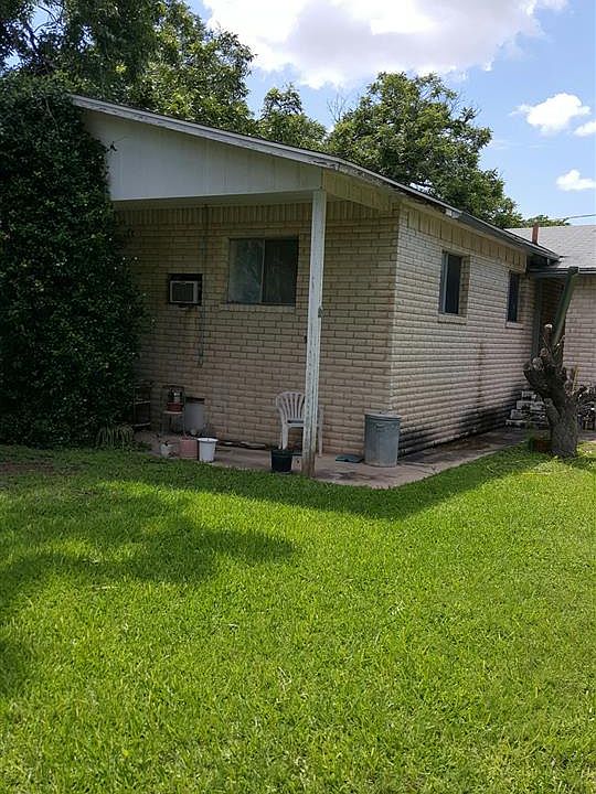 2nd image of 1406 W Garza St