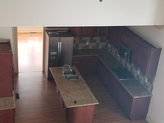 3rd image of 2548 Governors Walk Blvd