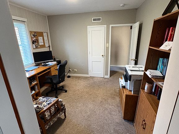 4th image of 2113 Broadlawn Rd