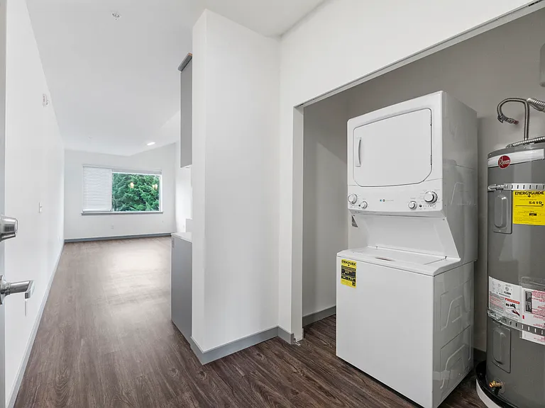 2 Bedroom Vaulted Ceilings