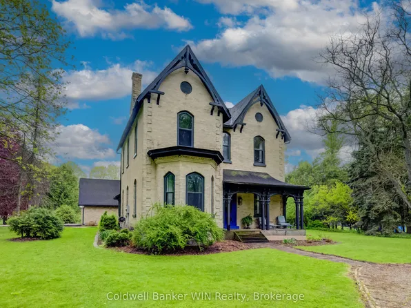 525 Silver St, Wellington North, ON N0G 2L3