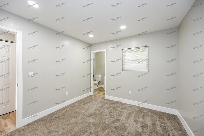 1320 Ovid Ave — Photo 6
