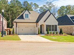 513 Windsor Dr, Opelika, AL 36801