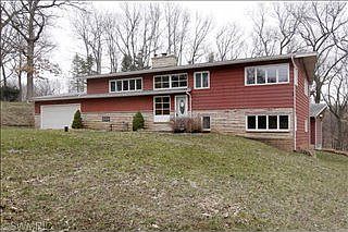 1st image of 272 Borden Dr