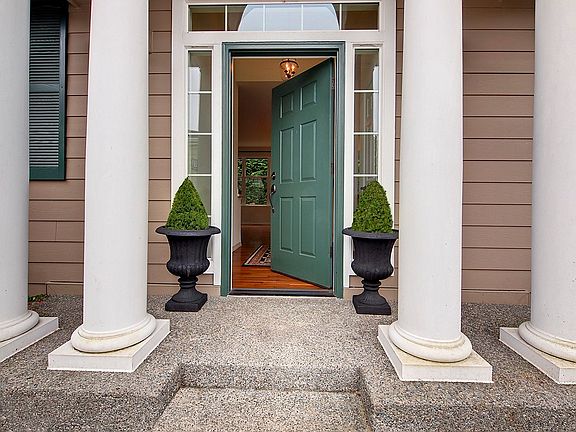 2nd image of 23039 NE 130th St