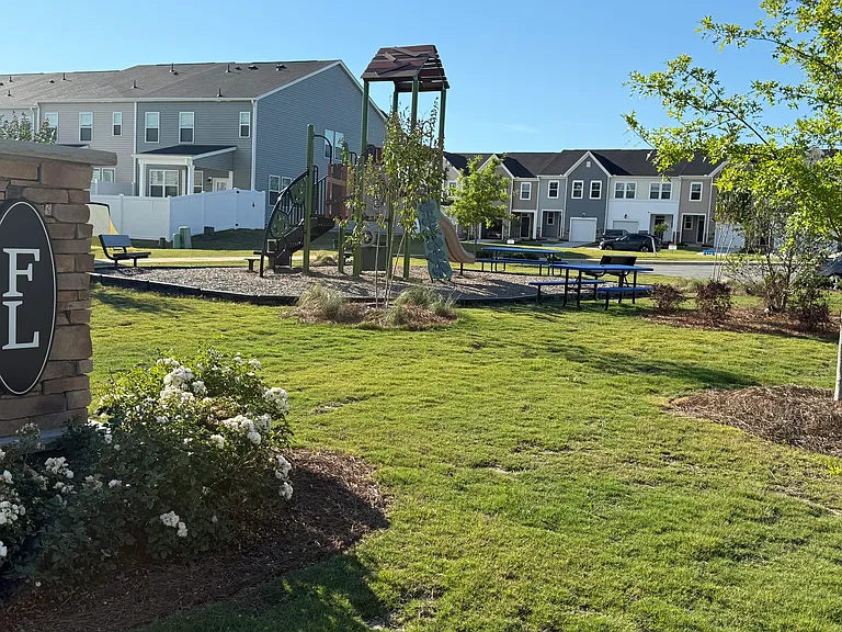 Lily Patch Ln — Photo 13