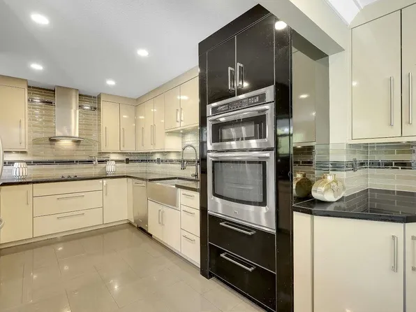 15092 73rd Ave, Surrey, BC V3S 7A7
