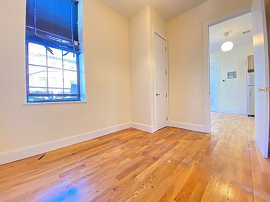 4th image of 322 Malcolm X Blvd APT 1R