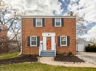 416 N Main St, Mount Prospect, IL 60056