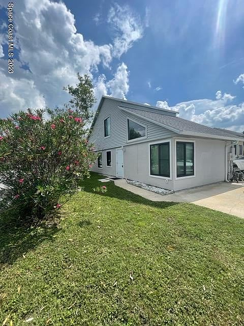 1st image of 301 Sherwood Pl #1