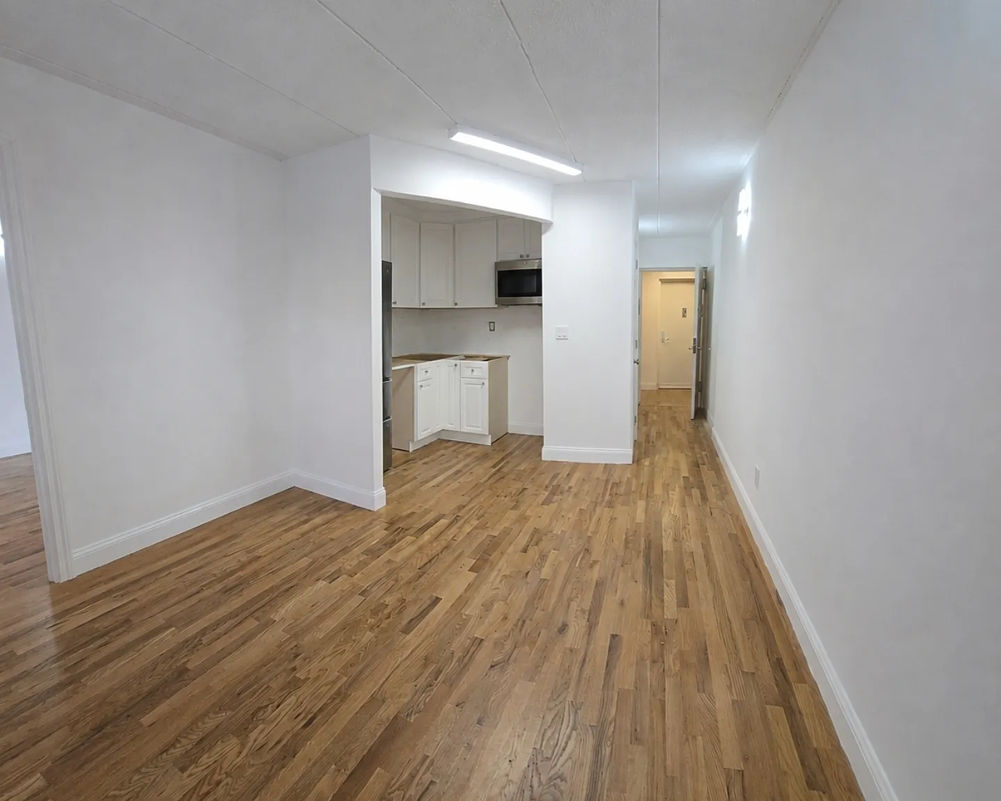 1 bed, 420 sqft, $2,100 — Photo 4