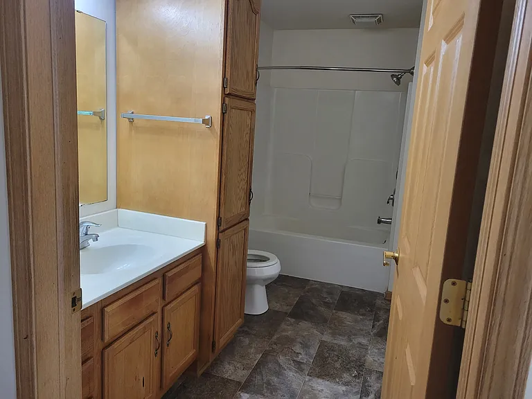 240 Ash St #2 — Photo 11