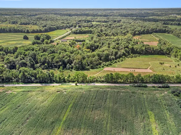 18445 Brownsville St, Cassopolis, MI 49031