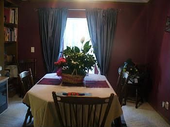 Nice size dinning room for entertaining.