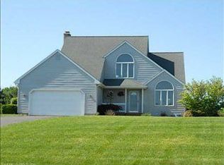 8 Granby Farms Rd, Granby, CT 06035