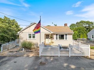 83 Hillcrest Rd, Niantic, CT 06357