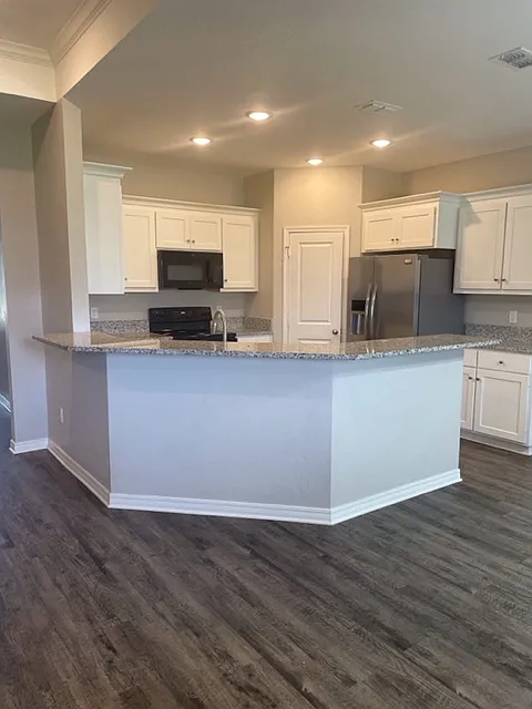 3 bed, 1638 sqft, $2,295 — Photo 4