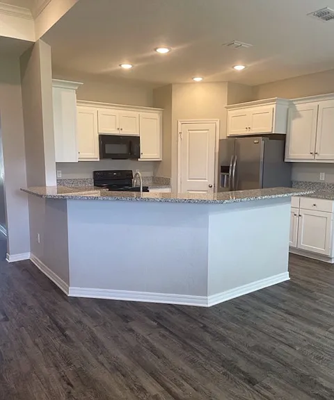 401 Myra Lynn Ln — Photo 4