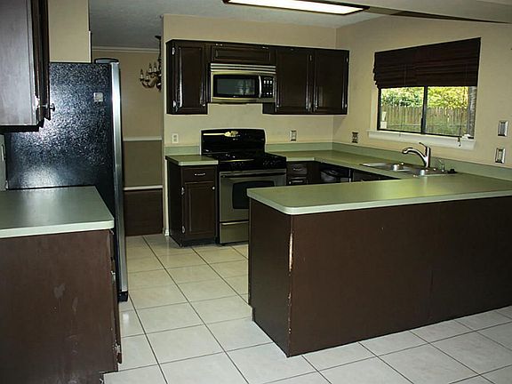 5th image of 2643 Hidden Garden Dr