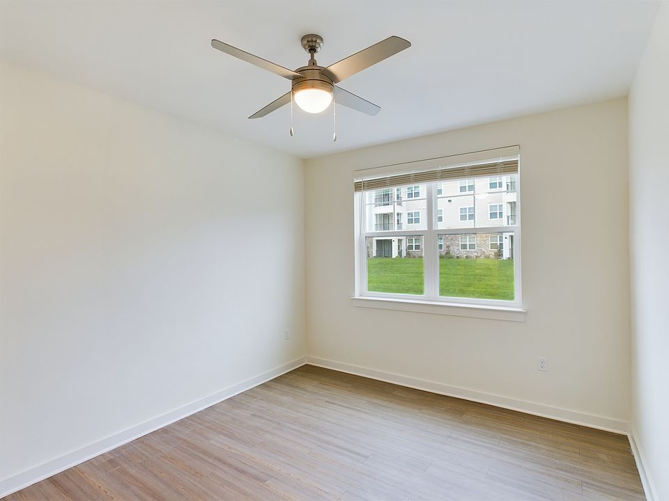 2nd image of 2520 New Port Royal Rd APT 4203