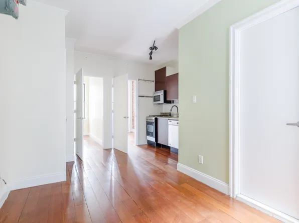 384 Broome Street image 1 of 5