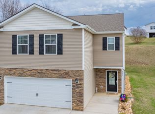 936 Pampas Dr, Jonesborough, TN 37659
