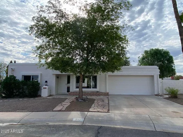 851 E MICHELLE Drive, Phoenix, AZ 85022